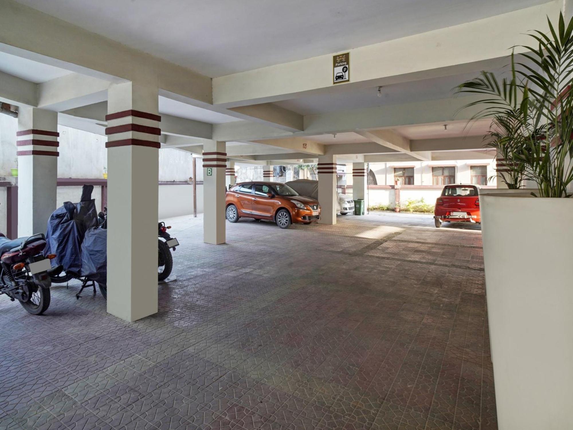 Collection O 47006 Hotel Magadh Palace Danapur Buitenkant foto